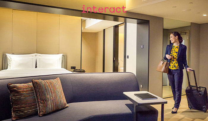Escenas de iluminación de Interact Hospitality que mejoran el ambiente en habitaciones de hotel