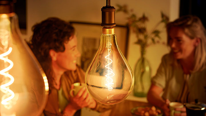 Crea un ambiente clásico con la luz LED de las bombillas de estilo vintage