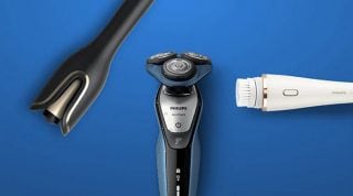 "Dispositivos de aseo Philips sobre fondo azul: afeitadora eléctrica, recortador de barba y cepillo de limpieza facial para el cuidado personal de los hombres".