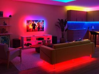 Ejemplo de una habitación con productos Philips Smart Lighting utilizados para crear un ambiente adecuado